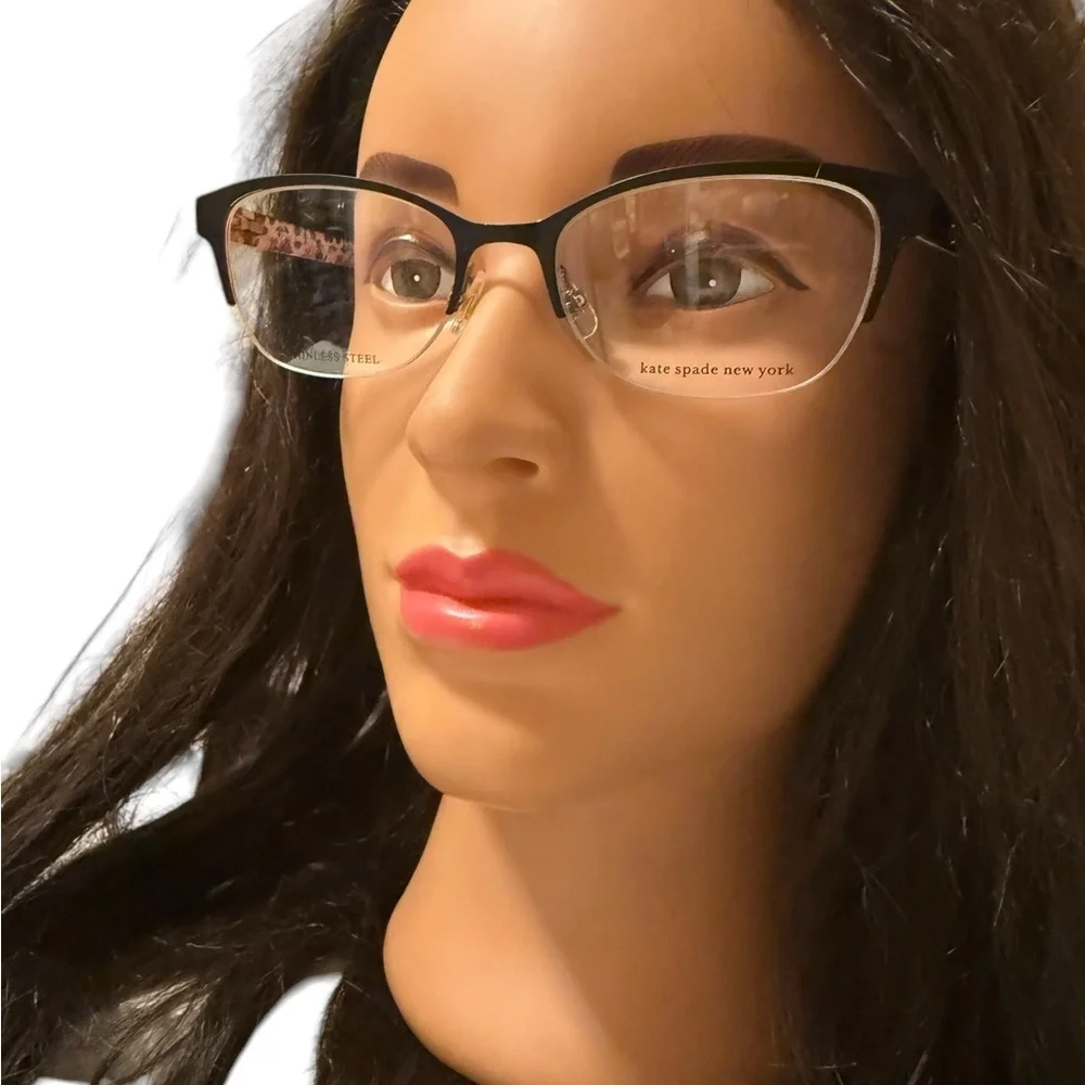 Kate Spade Tortoise Shell eyeglasses with Green Case. New naver used